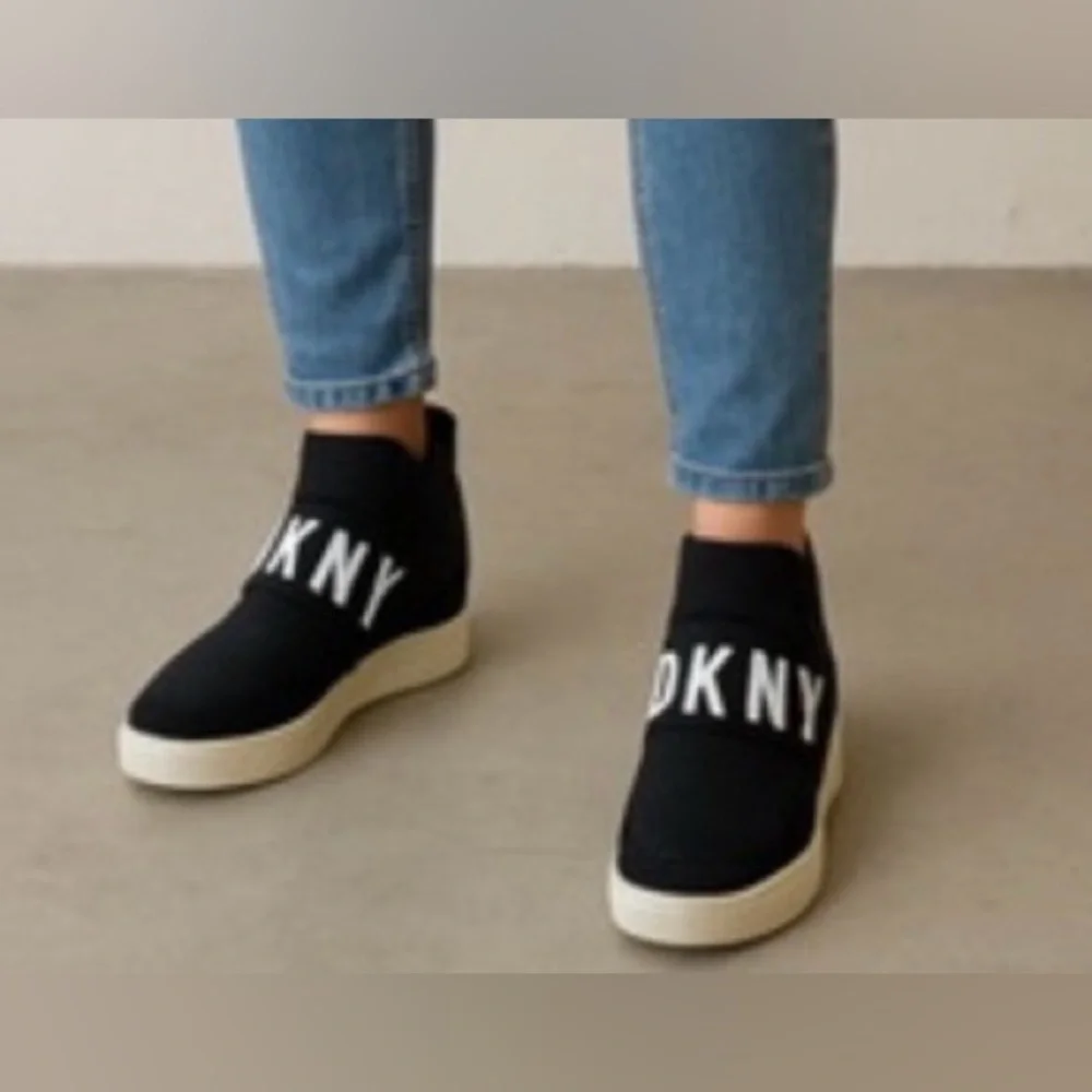 DKNY Black Sneakers with White ,Women’s Size 6M(C6)